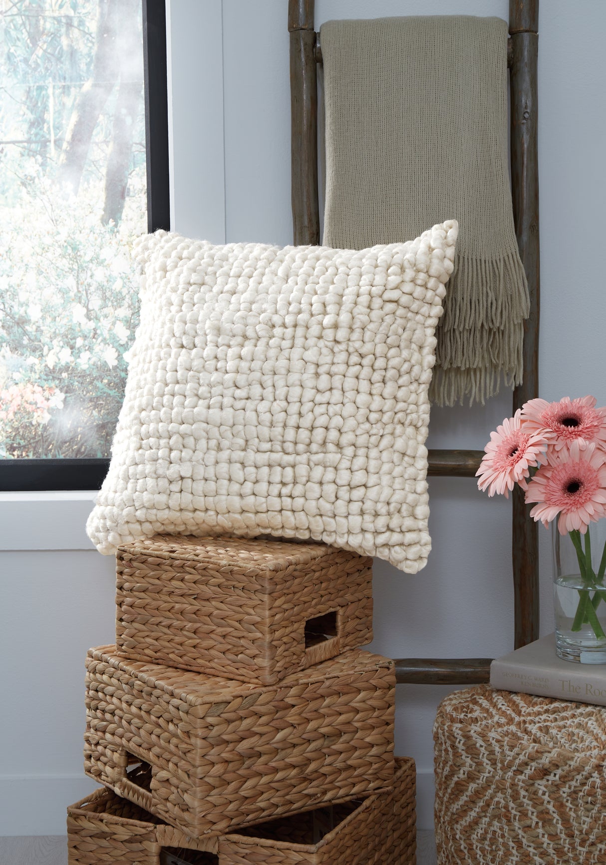 Furniture City Slidell - Ashley Furniture - Aavie Pillows - Pillow (4/CS) / Ivory - A1000956