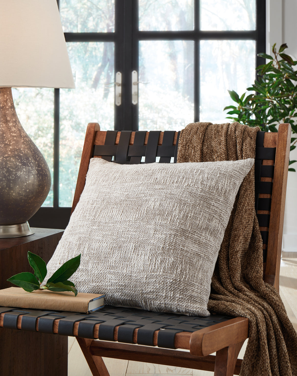 Furniture City Slidell - Ashley Furniture - Carddon Pillows - Pillow (4/CS) / Brown/White - A1000971