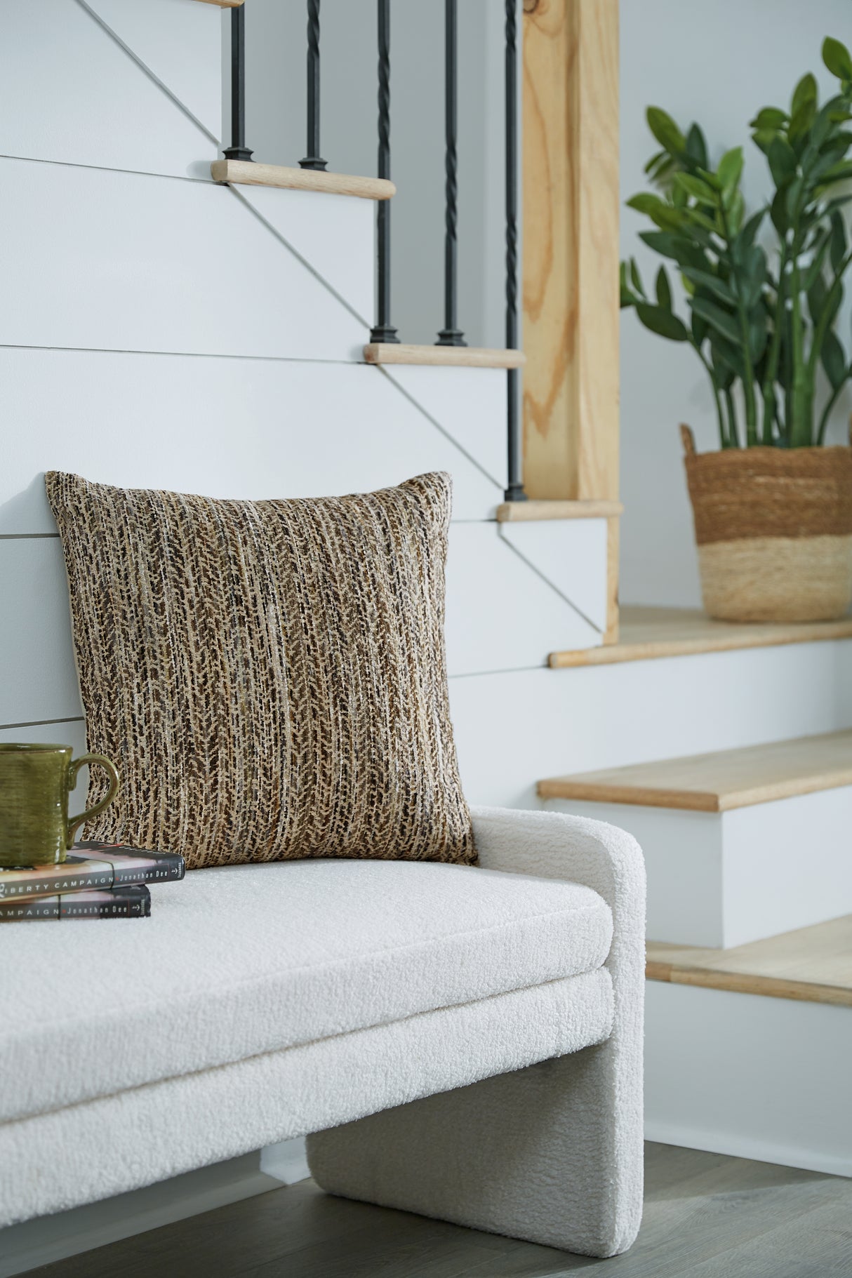 Furniture City Slidell - Ashley Furniture - Jayner Pillows - Pillow (4/CS) / Multi - A1001069