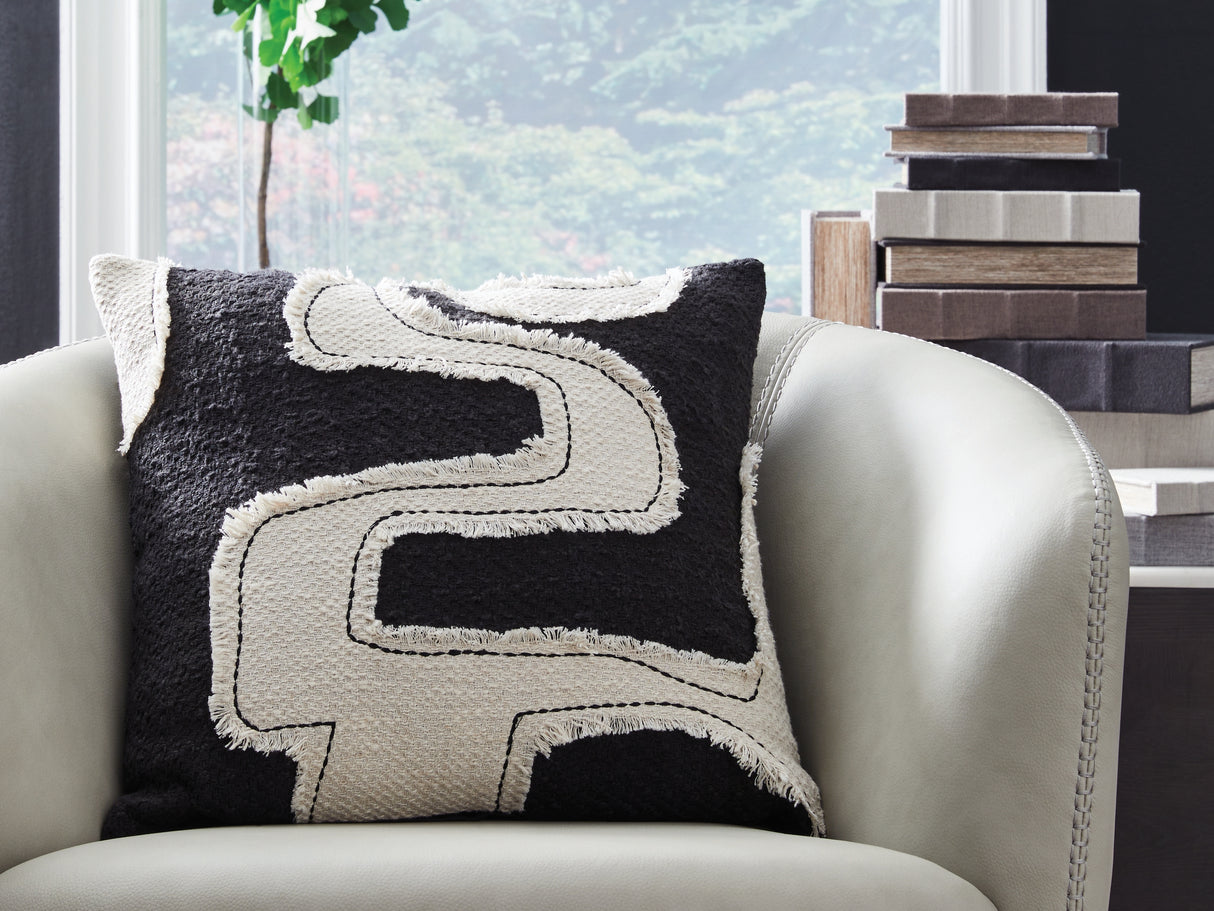 Furniture City Slidell - Ashley Furniture - Veerbank Pillows - Pillow (4/CS) / Black/Beige - A1001114
