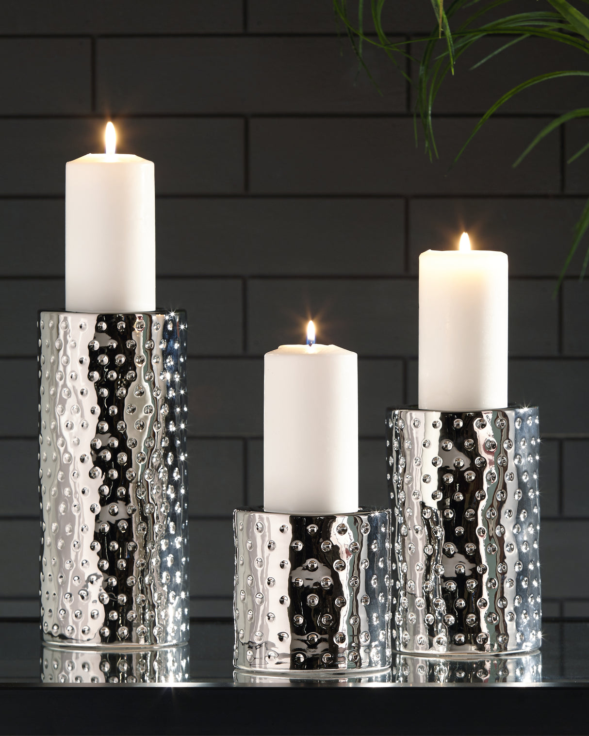 Furniture City Slidell - Ashley Furniture - Marisa Candle Holder - Candle Holder Set (3/CN) / Silver Finish - A2000460