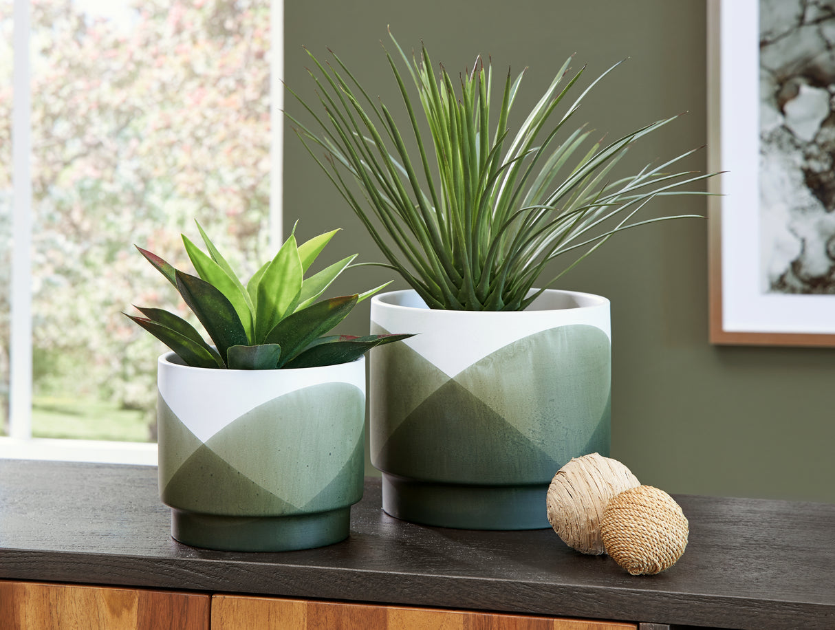 Furniture City Slidell - Ashley Furniture - Ardenridge Planter (Set of 2) - Planter Set (Set of 2) / Green/White - A2000579