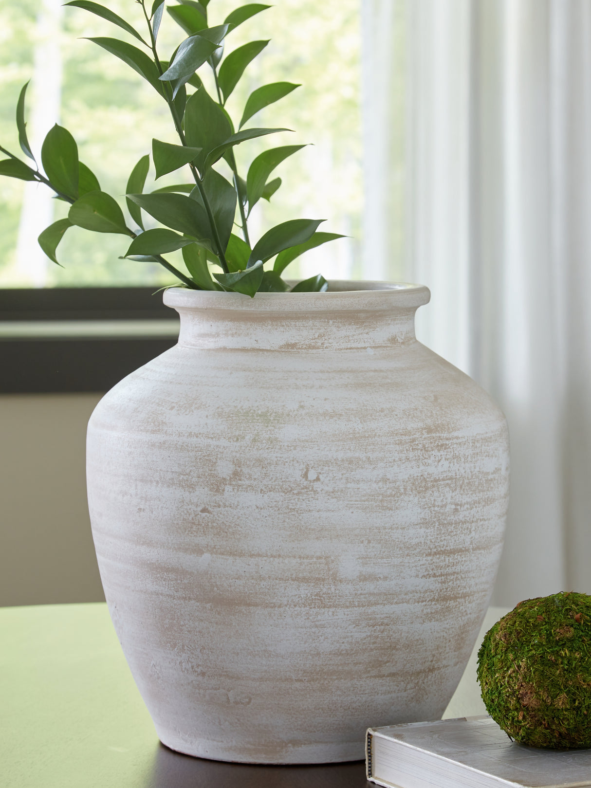 Furniture City Slidell - Ashley Furniture - Meadie Vase - Vase / Distressed White - A2000788