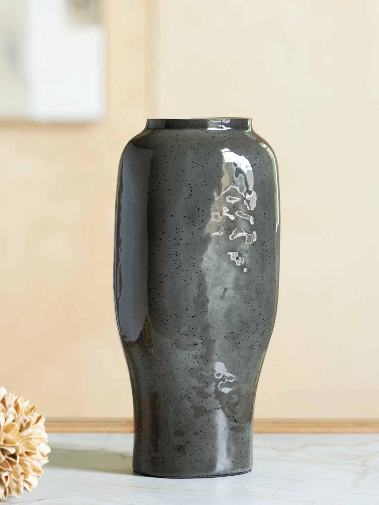Furniture City Slidell - Ashley Furniture - Kierlain Vase - Vase / Gray/Black - A2000808