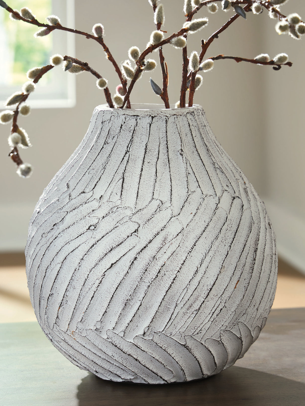 Furniture City Slidell - Ashley Furniture - Shelvie Vase - Vase / Distressed White - A2000848