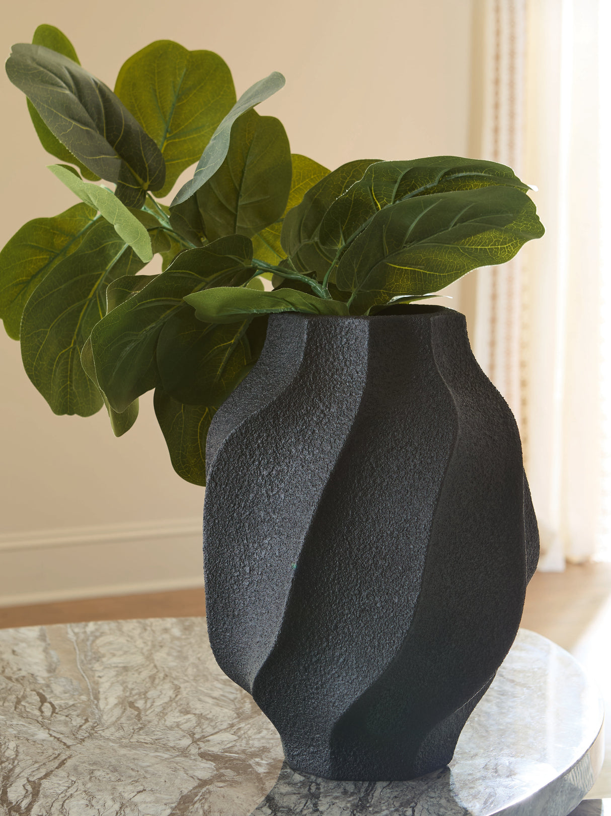 Furniture City Slidell - Ashley Furniture - Judworth Vase - Vase / Black - A2000874