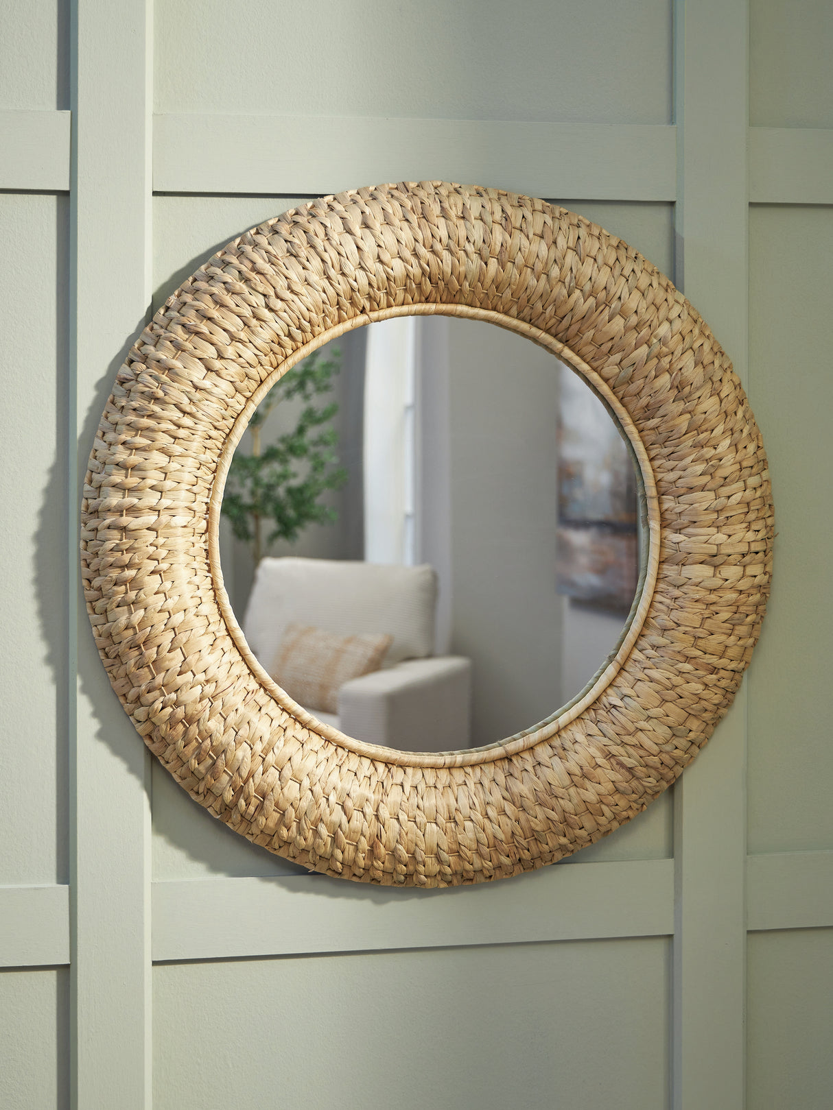 Furniture City Slidell - Ashley Furniture - Briggsburg Mirror - Accent Mirror / Natural - A8010437