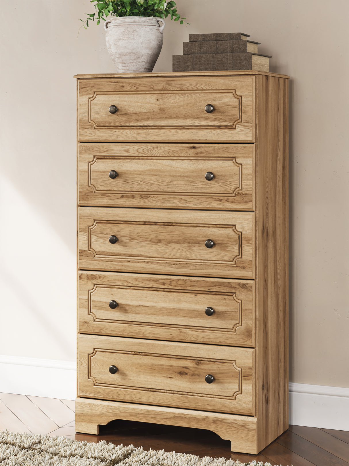 Furniture City Slidell - Ashley Furniture - Aleaport Bedroom - Five Drawer Chest / Warm Brown - PCB1075-46