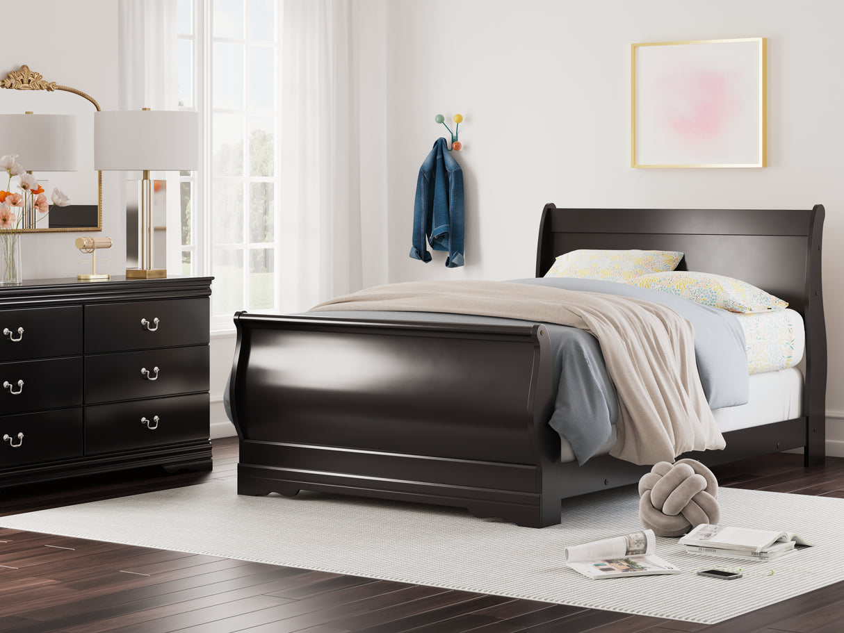 Furniture City Slidell - Ashley Furniture - Huey Vineyard Bedroom - Full Sleigh Bed / Black - B128B9