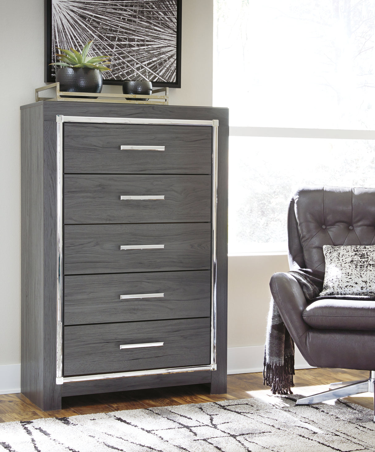 Furniture City Slidell - Ashley Furniture - Lodanna Bedroom - Five Drawer Chest / Gray - B214-46