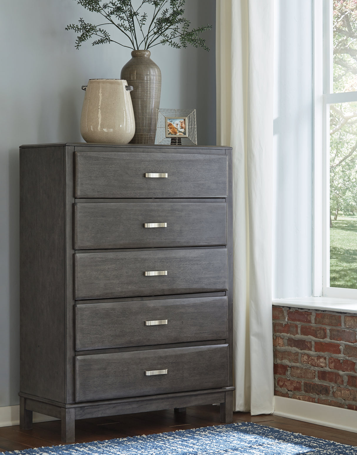 Furniture City Slidell - Ashley Furniture - Caitbrook Bedroom - Five Drawer Chest / Gray - B476-46