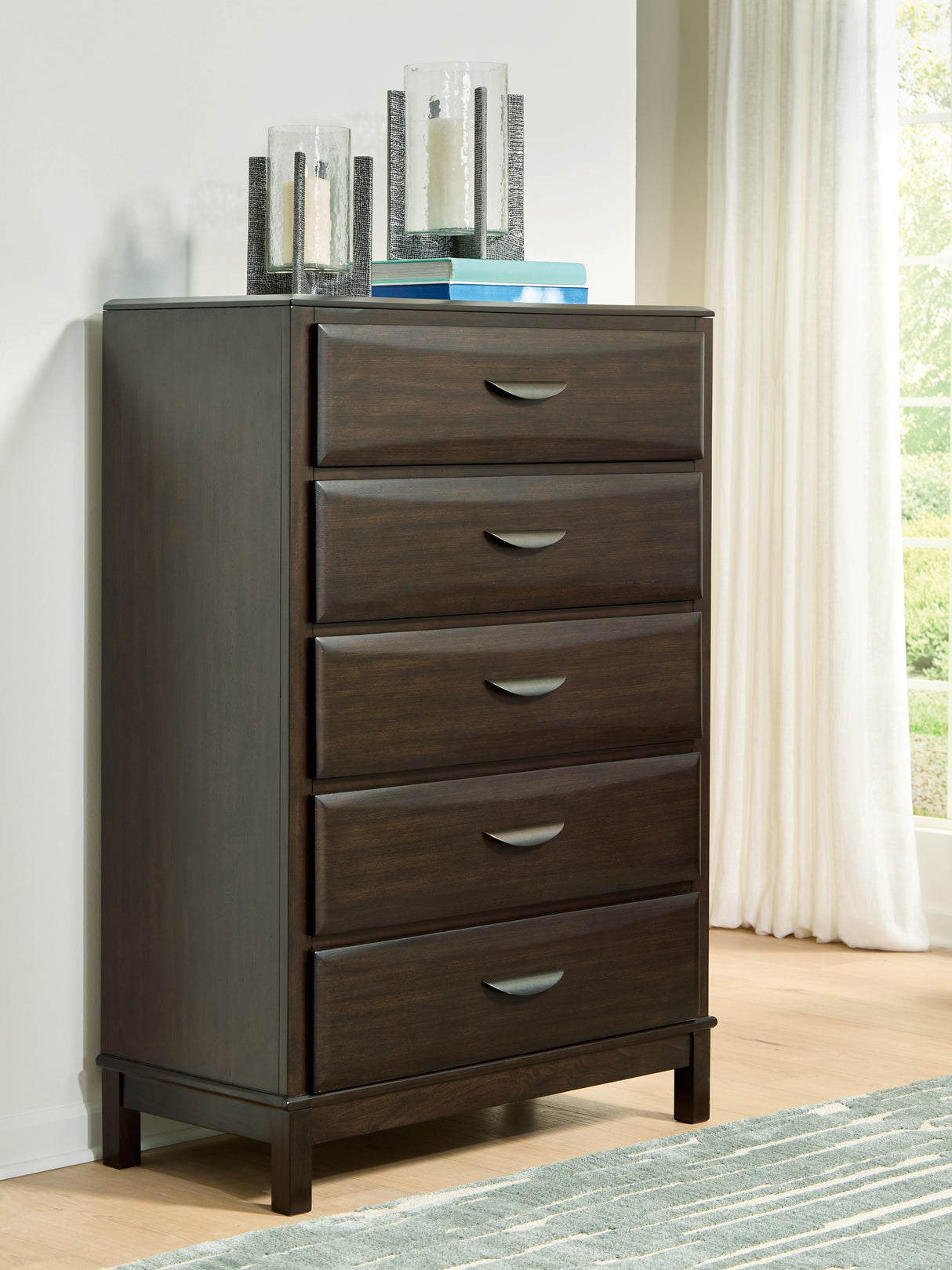 Furniture City Slidell - Ashley Furniture - Vanmore Bedroom - Five Drawer Chest / Dark Brown - B479-46