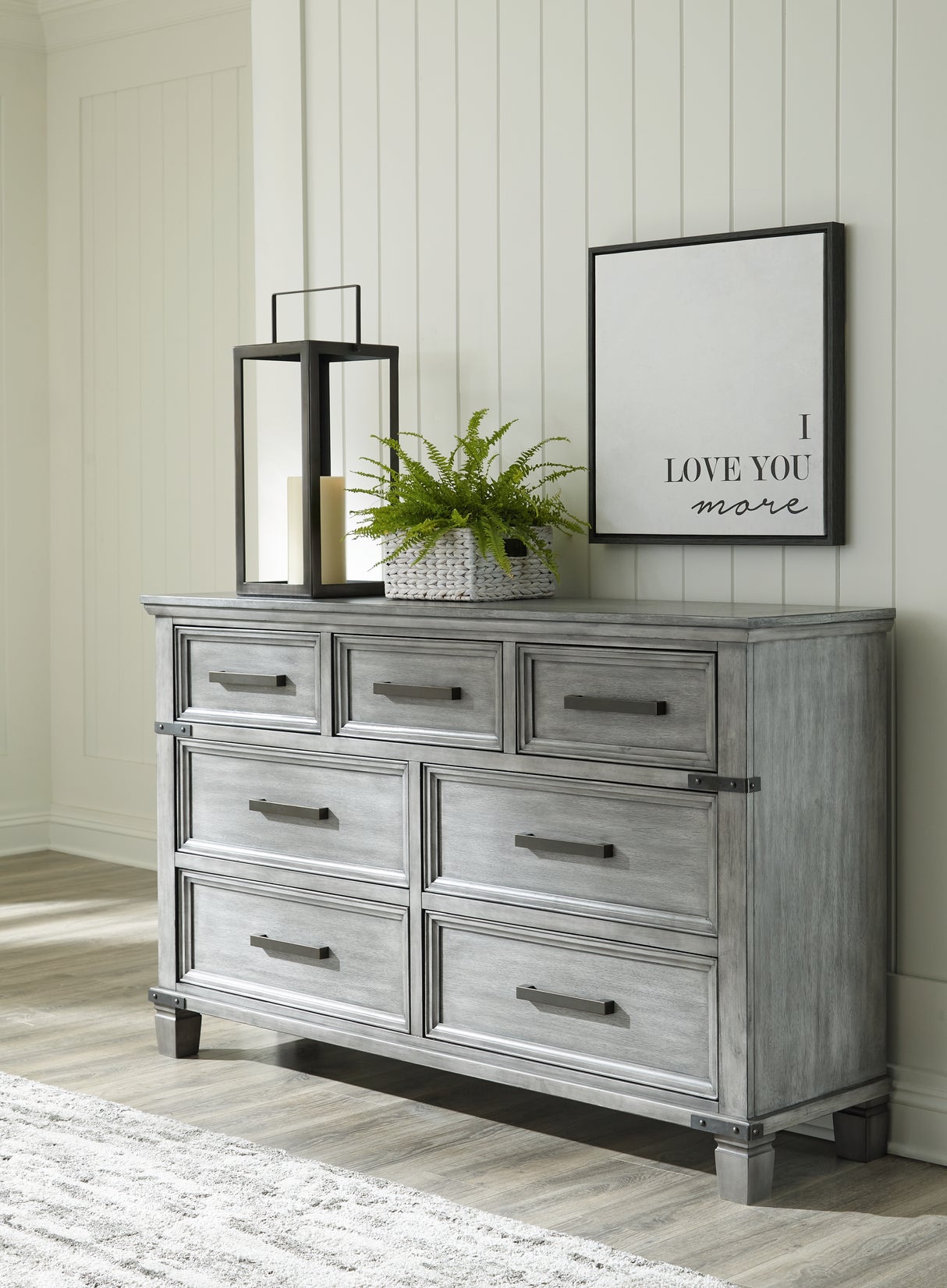 Furniture City Slidell - Ashley Furniture - Russelyn Bedroom - Dresser / Gray - B772-31