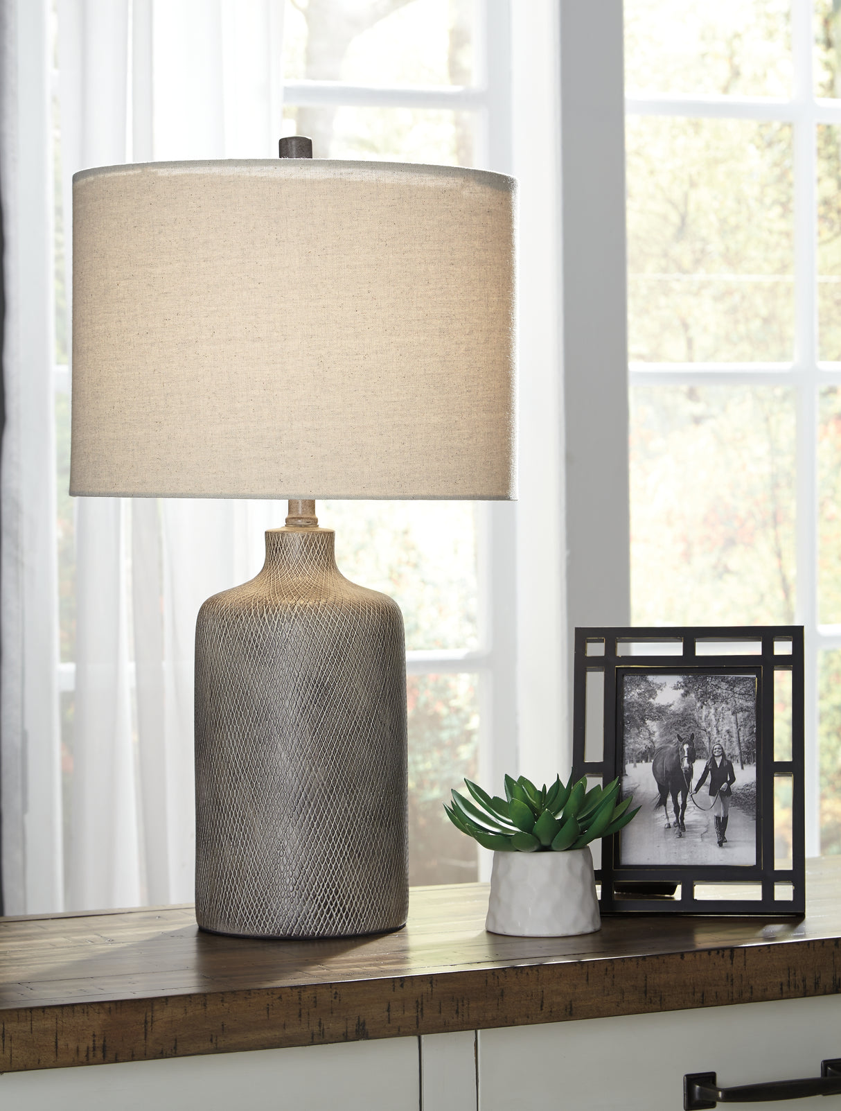 Furniture City Slidell - Ashley Furniture - Linus Lighting - Ceramic Table Lamp (1/CN) / Antique Black - L117964
