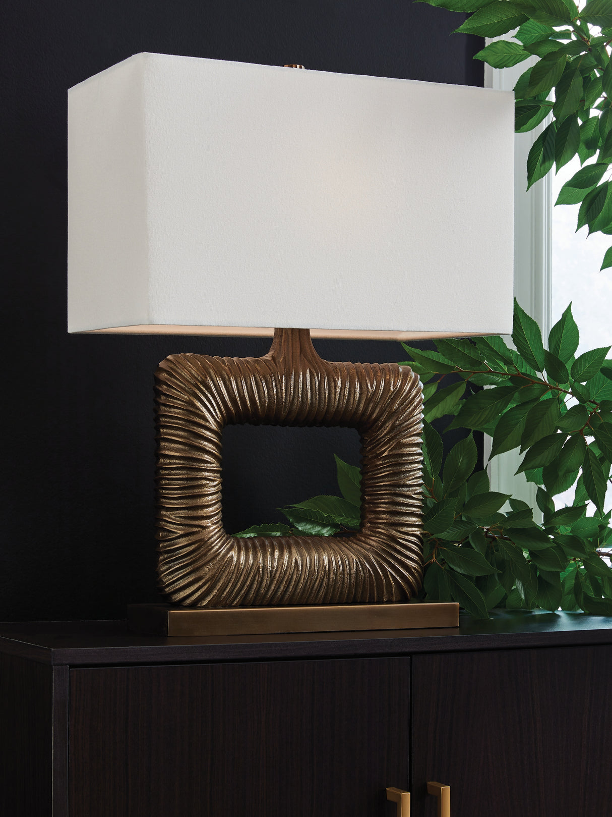 Furniture City Slidell - Ashley Furniture - Garronby Lighting - Metal Table Lamp (1/CN) / Antique Brass Finish - L207604