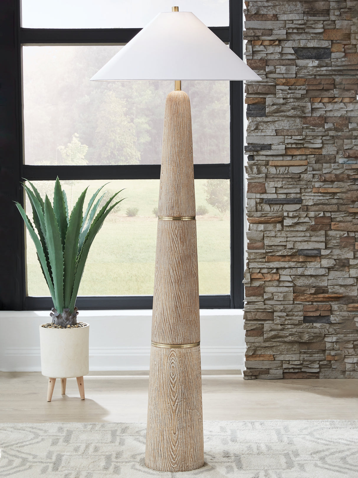 Furniture City Slidell - Ashley Furniture - Gasparleigh Lighting - Poly Floor Lamp (1/CN) / Brown/Gold Finish - L235811