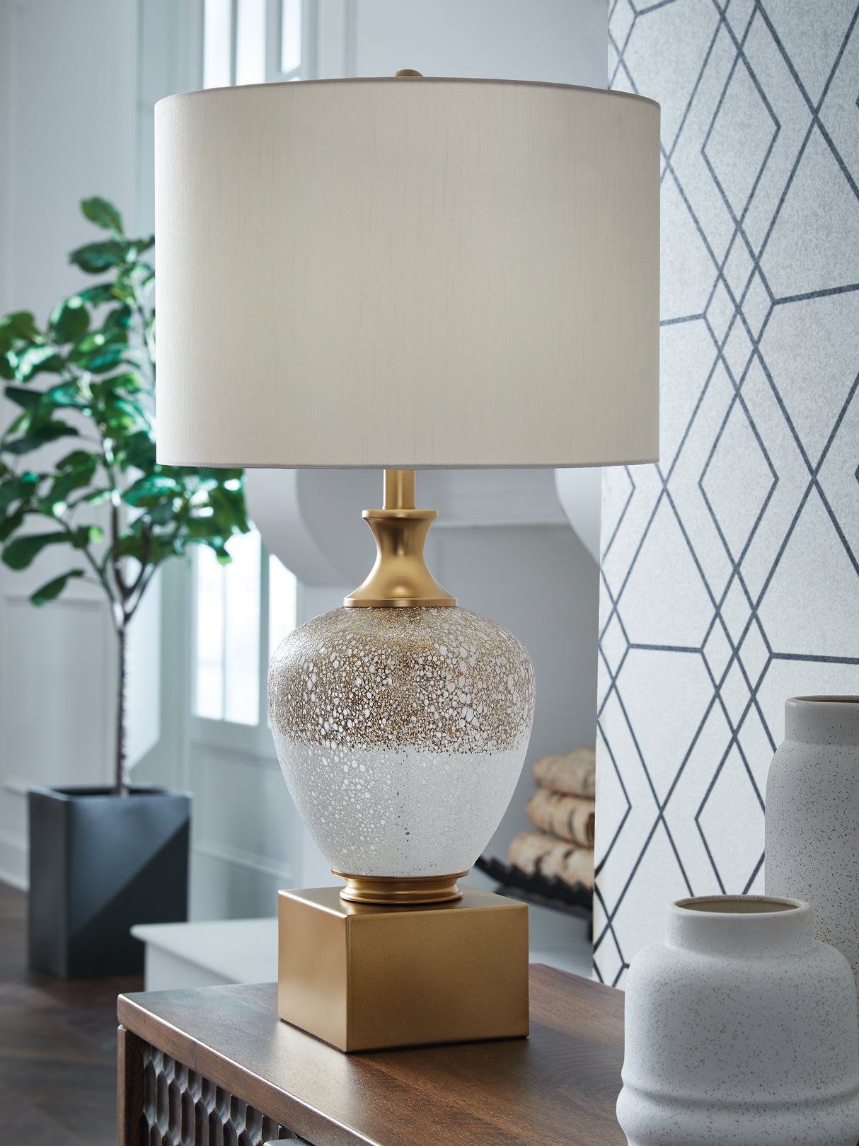 Furniture City Slidell - Ashley Furniture - Tavisburg Lighting - Glass Table Lamp (1/CN) / Brown/White/Gold - L430894