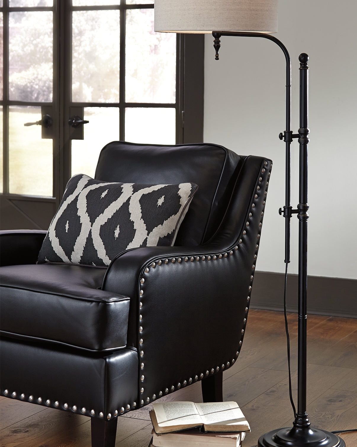 Furniture City Slidell - Ashley Furniture - Anemoon Lighting - Metal Floor Lamp (1/CN) / Black - L734251