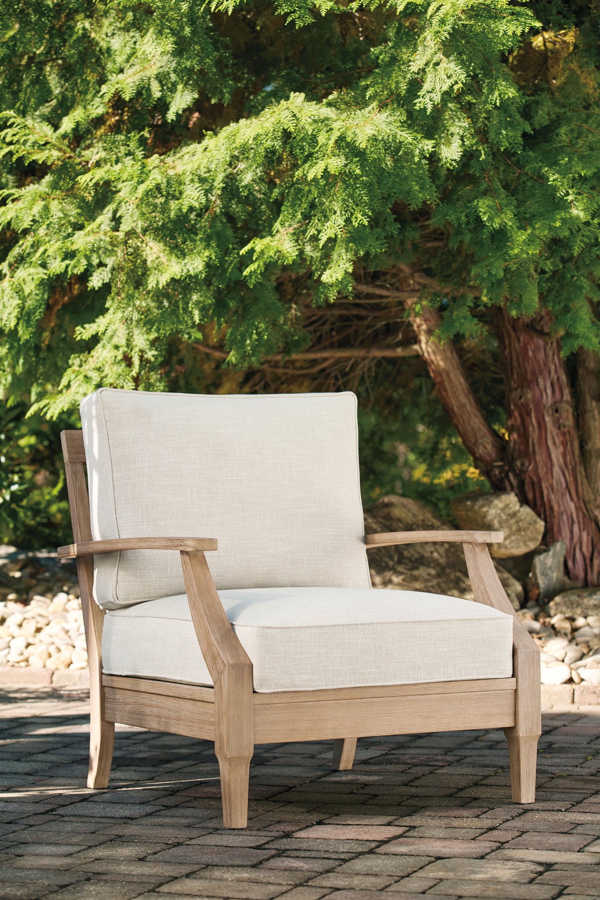 Furniture City Slidell - Ashley Furniture - Carter Hall Outdoor - Lounge Chair w/Cushion (1/CN) / Beige - P601-820