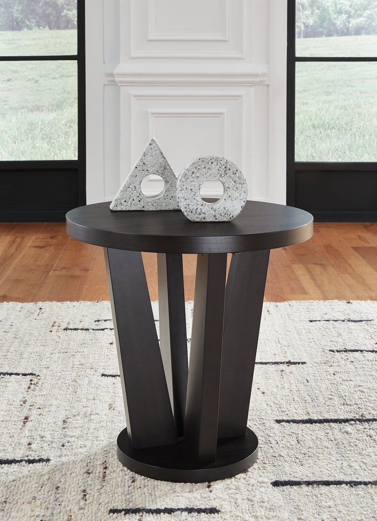 Furniture City Slidell - Ashley Furniture - Chasinfield End Table - Round End Table / Dark Brown - T458-6