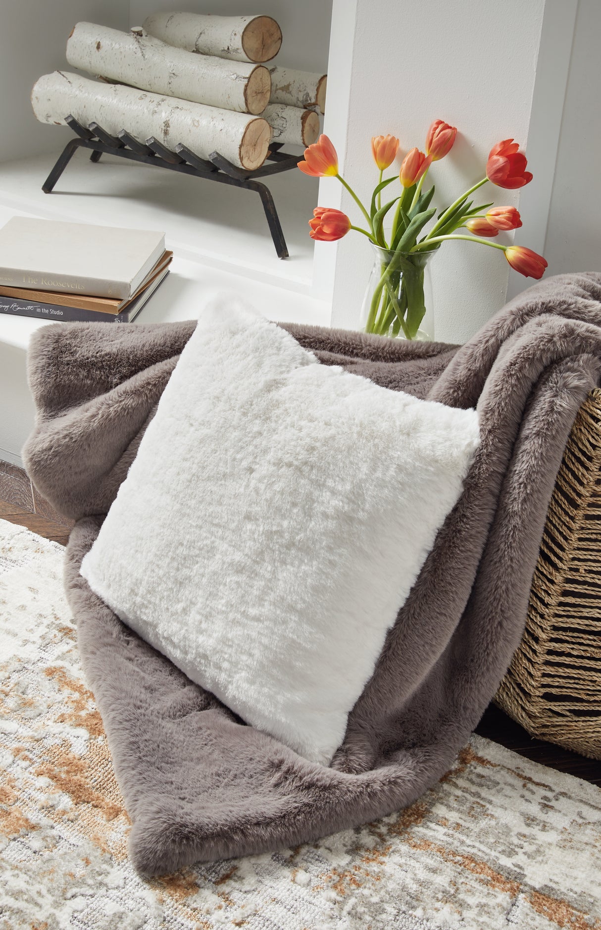 Furniture City Slidell - Ashley Furniture - Gariland Pillows - Pillow / White - A1000863P
