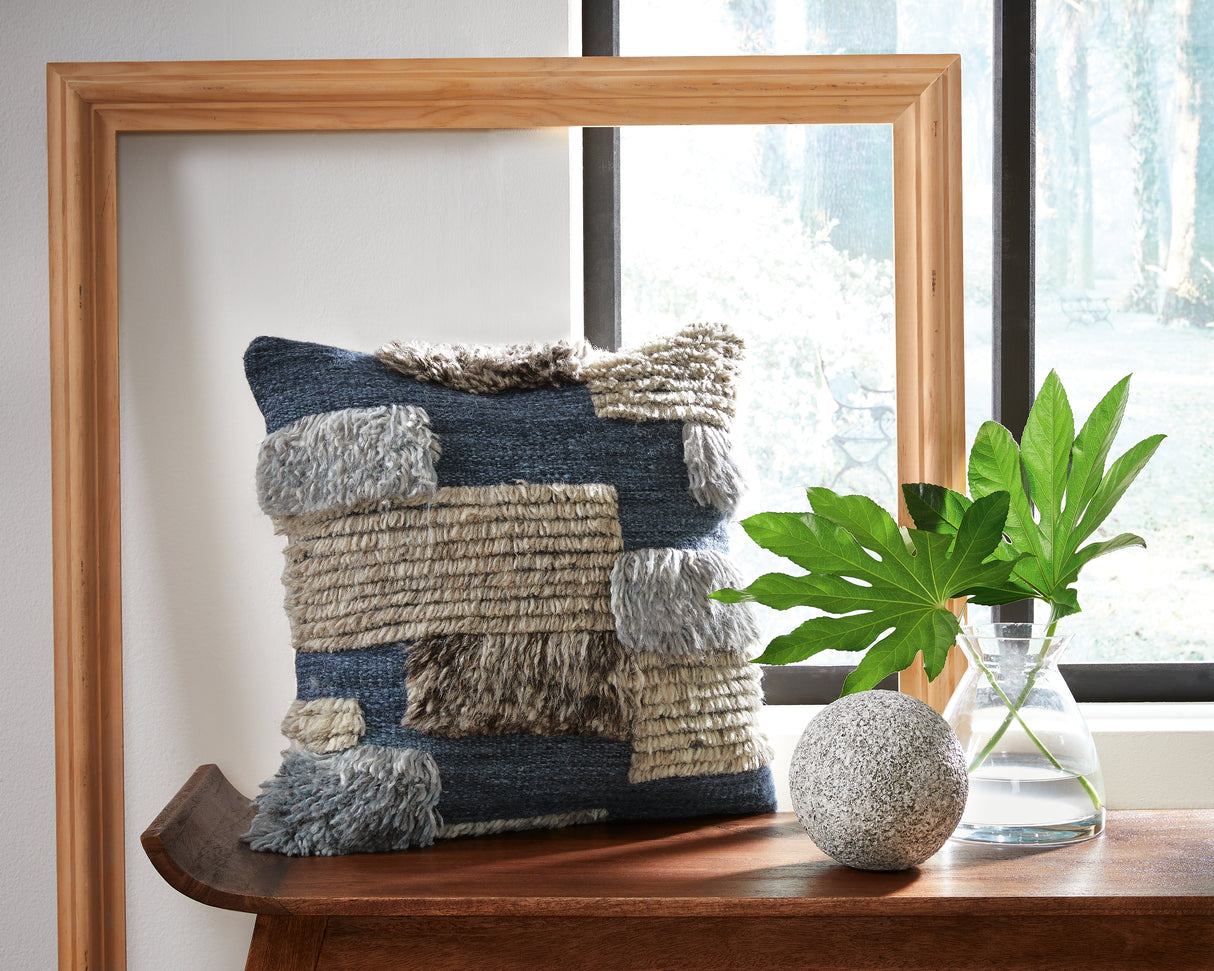 Furniture City Slidell - Ashley Furniture - Gibbend Pillows - Pillow / Blue/Gray/White - A1000926P