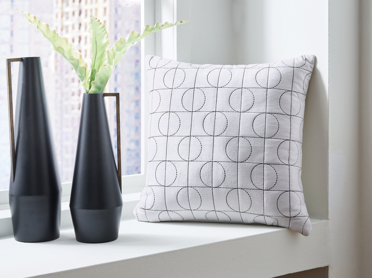 Furniture City Slidell - Ashley Furniture - Kydner Pillows - Pillow (4/CS) / White/Black - A1001107