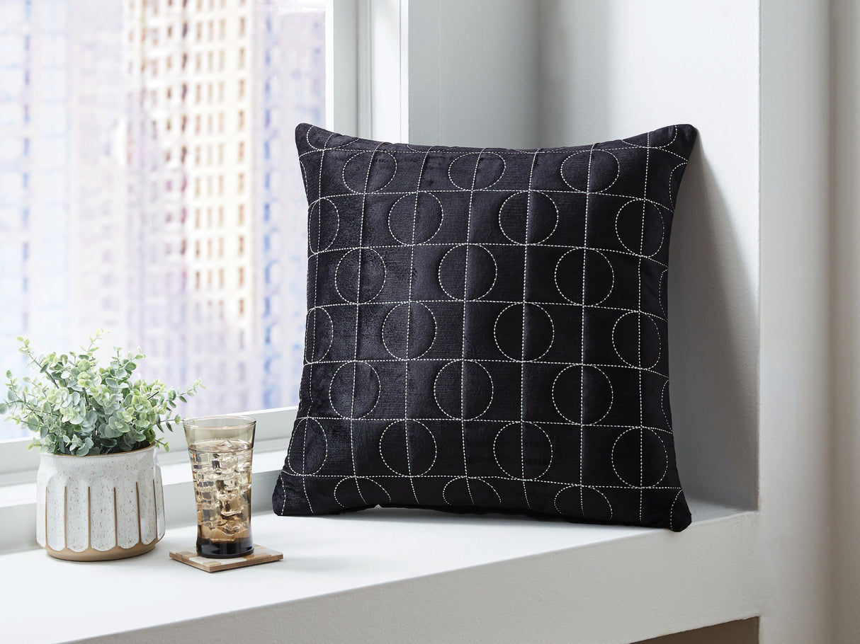 Furniture City Slidell - Ashley Furniture - Kydner Pillows - Pillow (4/CS) / Black/Silver - A1001108