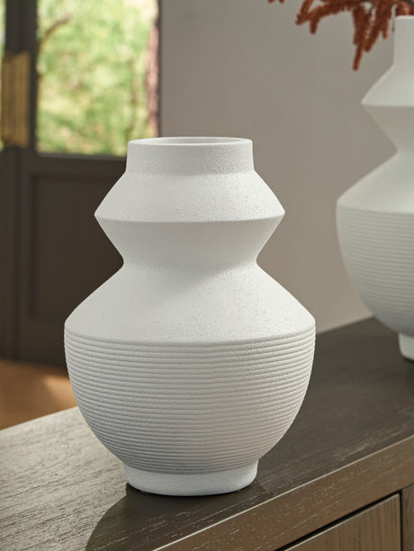 Furniture City Slidell - Ashley Furniture - Naveen Vase - Vase / White - A2000870