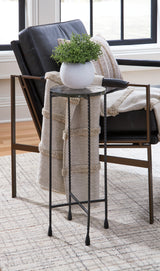 Furniture City Slidell - Ashley Furniture - Newgoren Accent Table - Accent Table / Clear/Black - A4000631