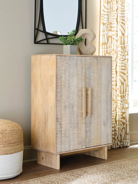Furniture City Slidell - Ashley Furniture - Dallinbury Accent Cabinet - Accent Cabinet / Natural/White Wash - A4000696