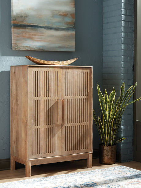 Furniture City Slidell - Ashley Furniture - Pellamour Bar Cabinet - Bar Cabinet / Natural Brown - A4000698