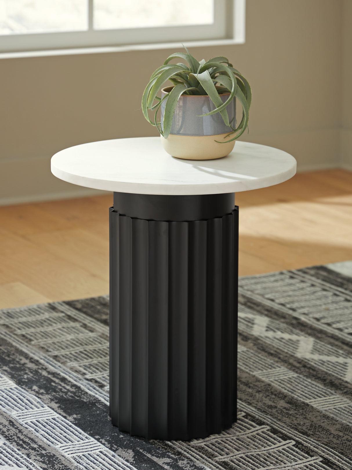 Furniture City Slidell - Ashley Furniture - Wainstone Accent Table - Accent Table / Black/White - A4000724